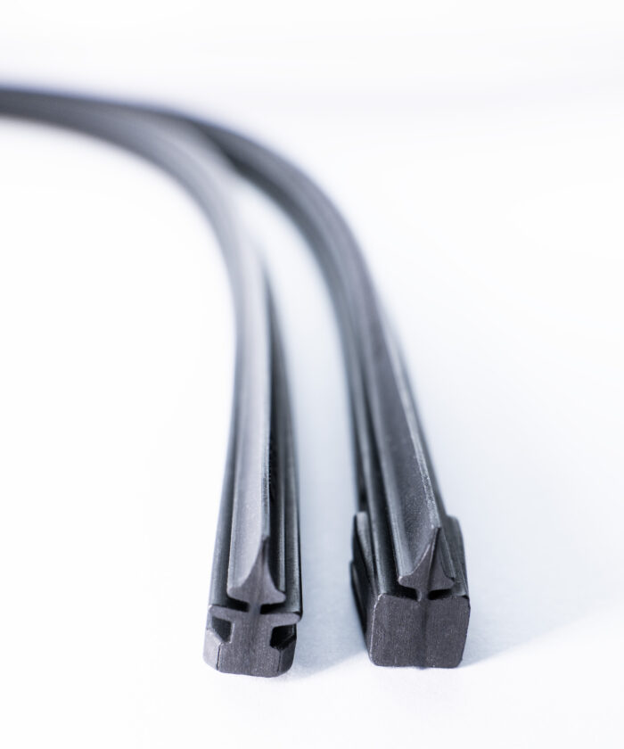 Alternative view of Universelle Scheibenwischergummi-Nachfüllpackungen 28"